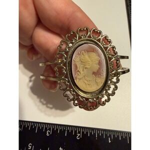 Vintage Cameo Cuff Bracelet Silver Tone Filigree Hinged Bangle Peach Cream